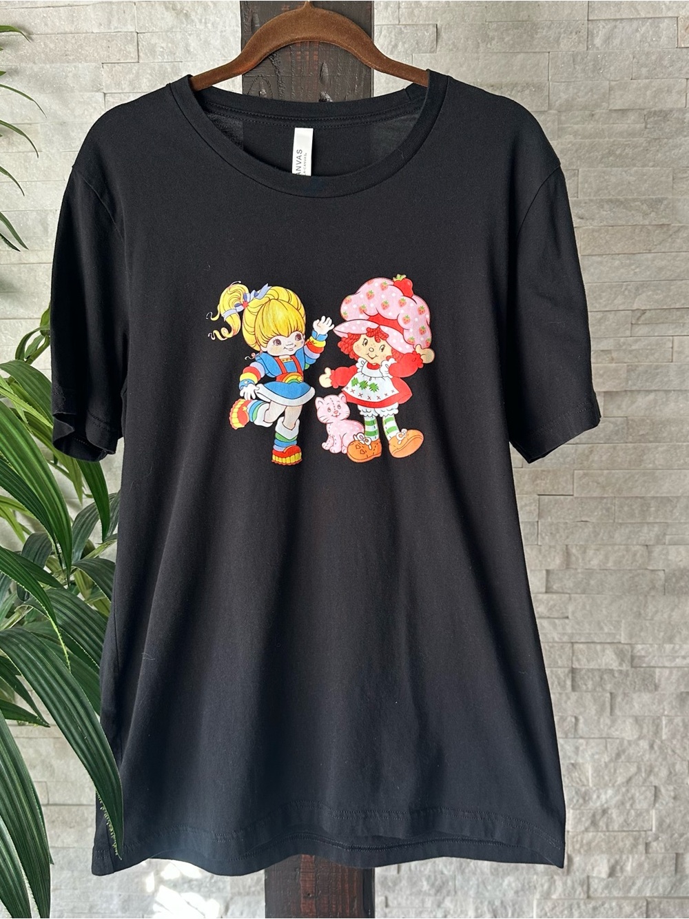 Black Graphic Rainbow Bright Strawberry Shortcake Gen X Graphic T-Shirt Size L